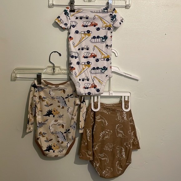 Little Chickadees Onesies Dino Tan/Brown & Carter’s Truck Onesie 6/9 mos - Picture 2 of 9